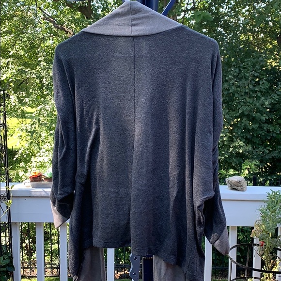 5/$20 🥰Candies Sweater - Picture 4 of 4